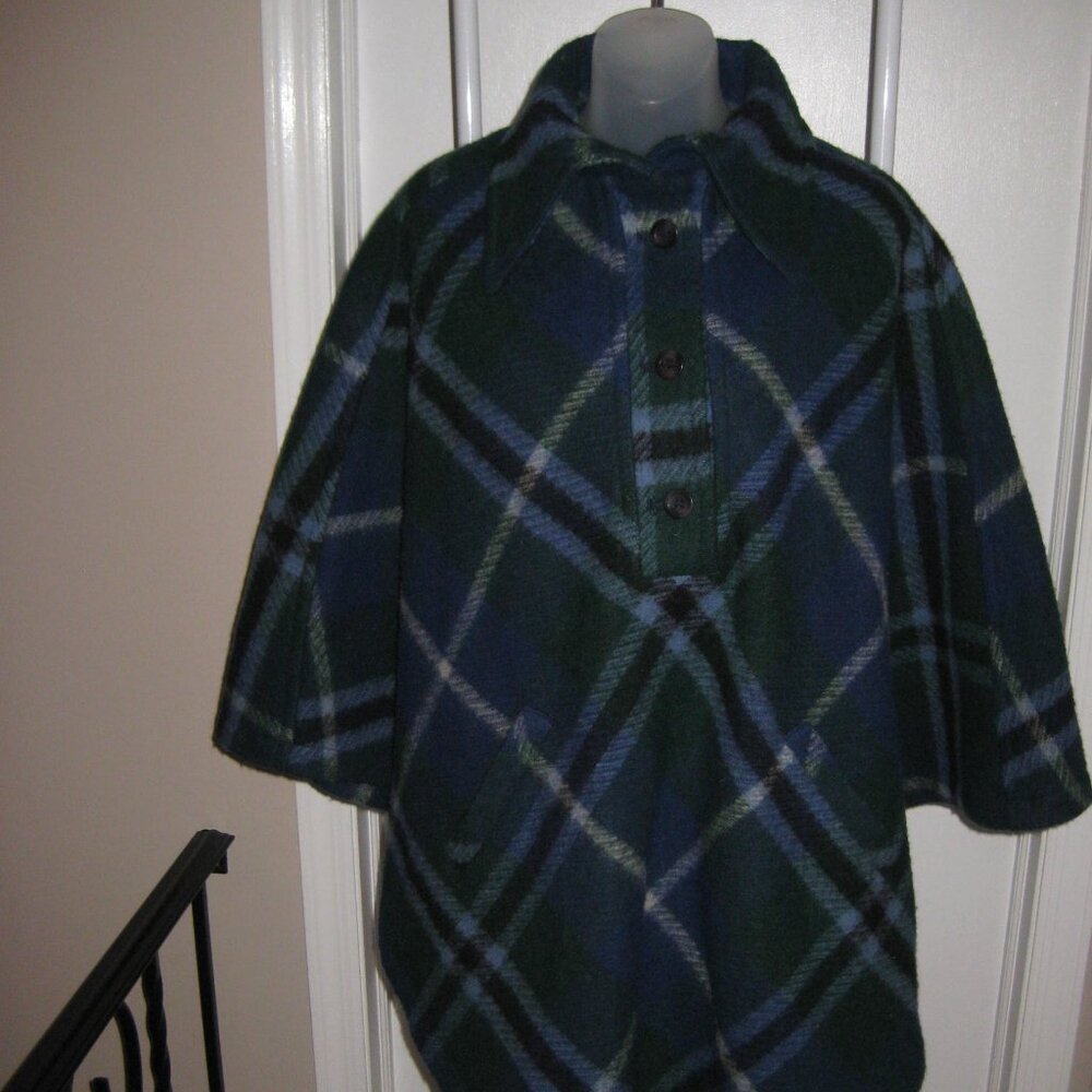 Vintage Woman's Jimmy Hourihan Blue Green Plaid Wool Cape Made in Ireland